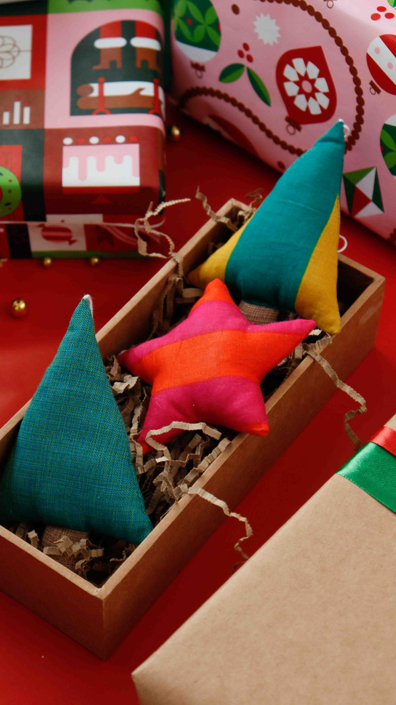 ekatrahandmade-the-december-box