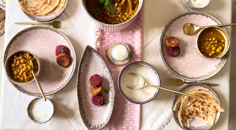 The Roseate Ceramic Dinnerware Set For 8
