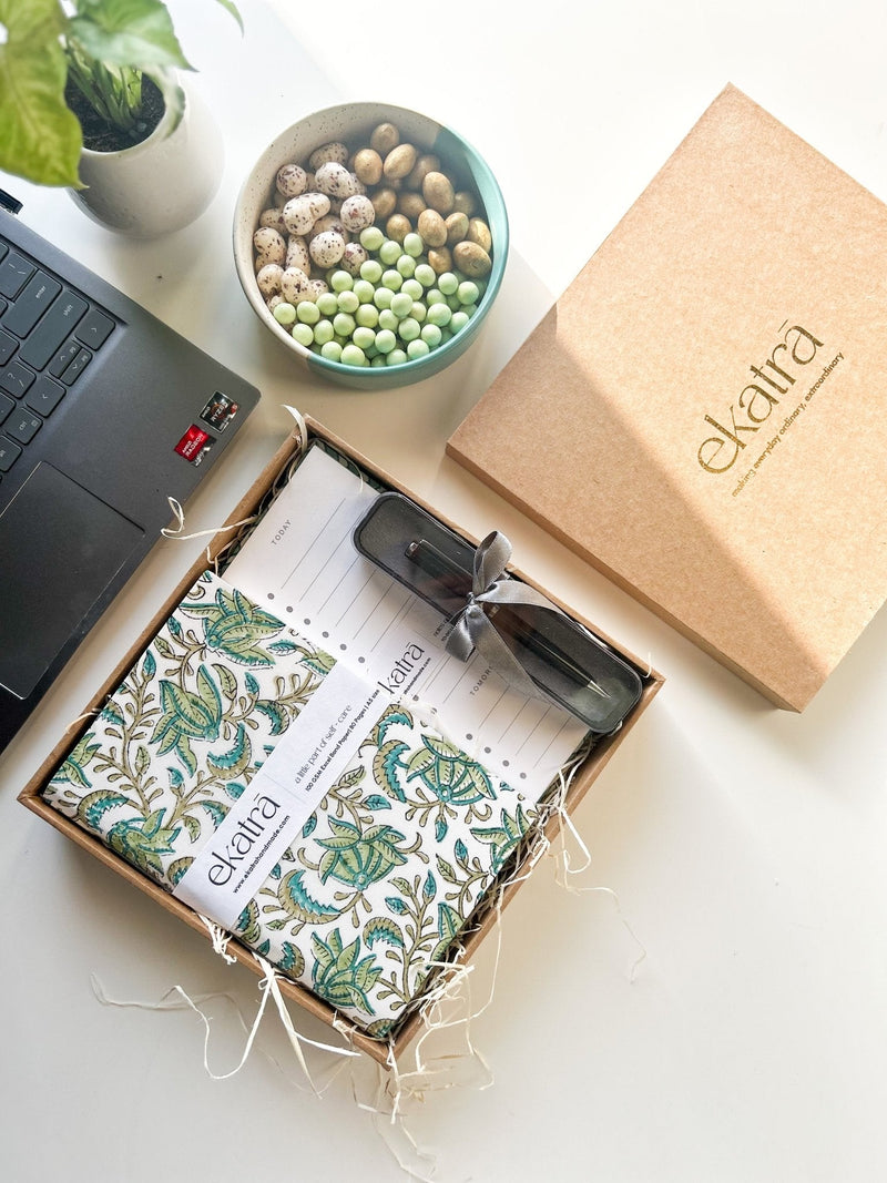 ekatrahandmade-sustainable-productivity-gift-hamper-by-ekatra-indigo-stripes